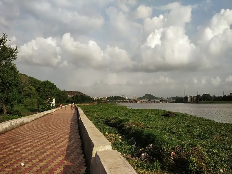 Amravati to Kalyan Cab
