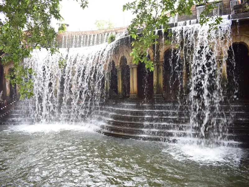 Jalgaon to Shivpuri Cab