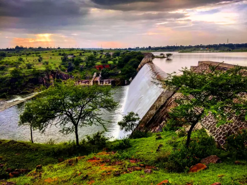 Kolhapur to Ashti Cab