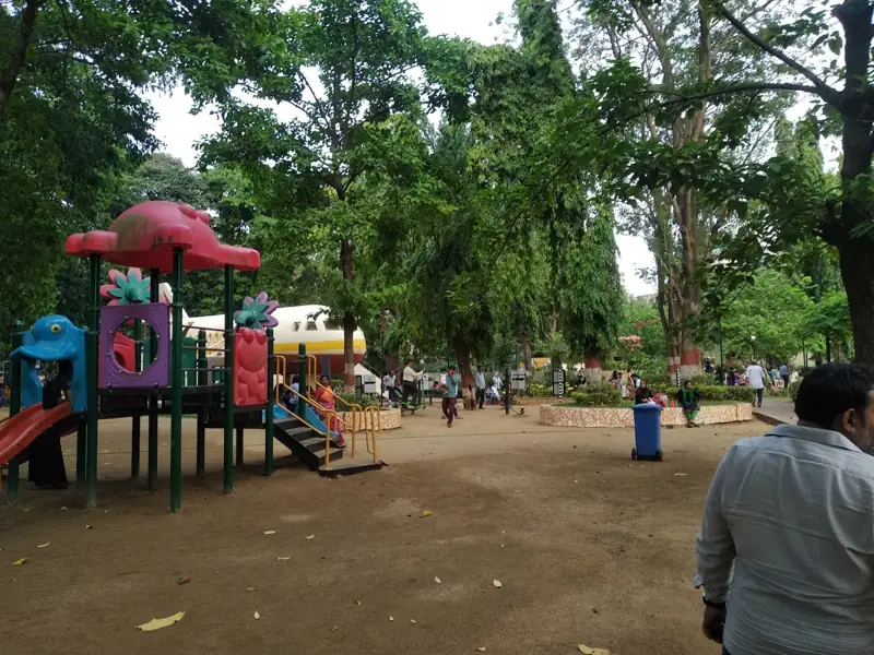 Kolhapur to Juhu Cab