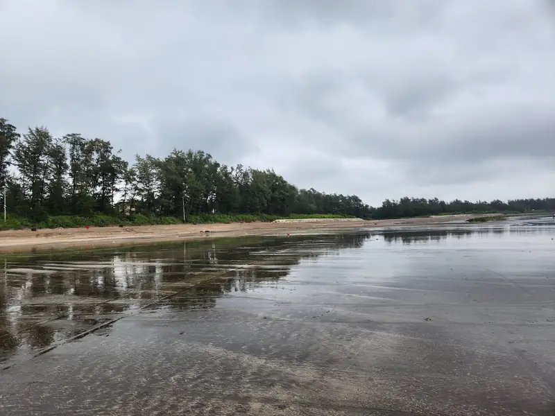 Kolhapur to Kelve Beach Cab
