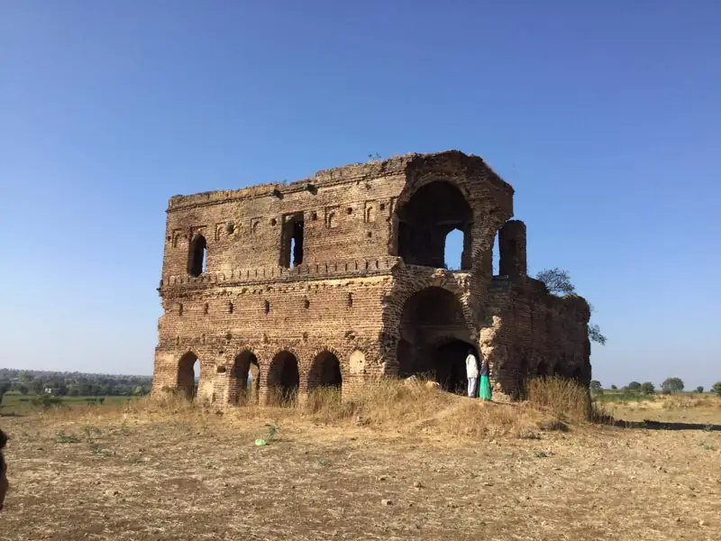 Kolhapur to Mehkar Cab