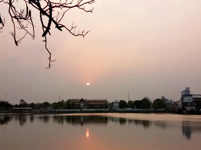 Kolhapur to Rajnandgaon Cab
