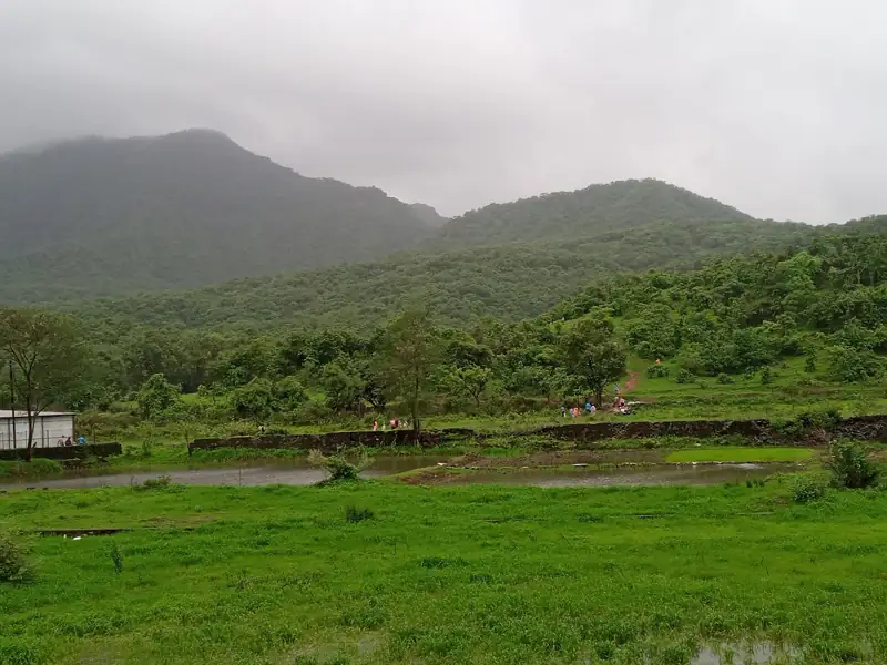 Nagpur to Badlapur Cab