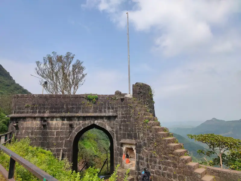 Pune to Purandar Fort Cab
