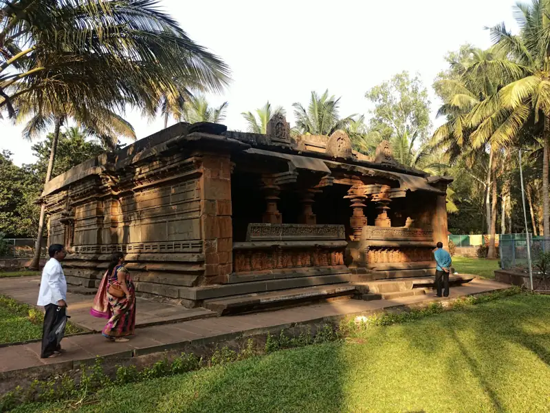 Solapur to Belagavi Cab