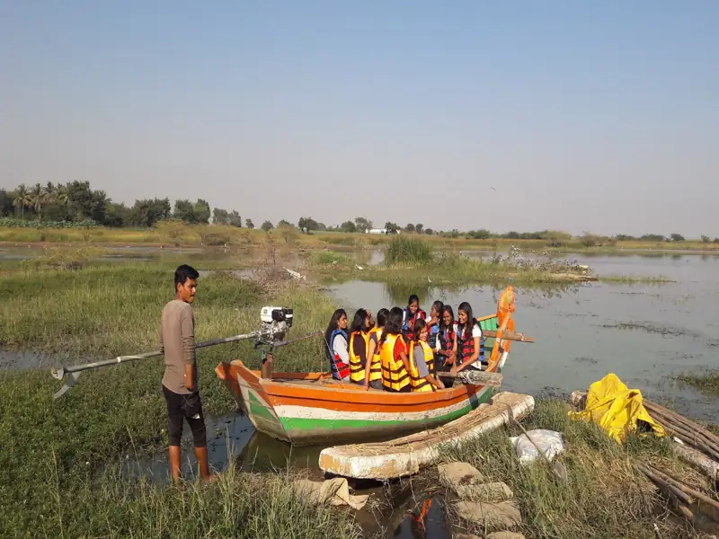 Solapur to Bhigwan Cab