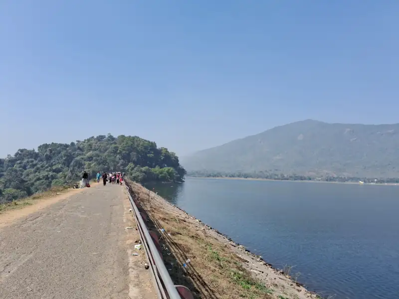 Giridih to Dimna Lake Cab