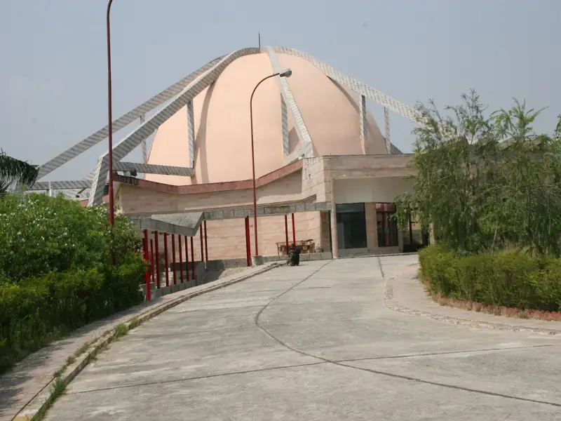 Hazaribagh to Gorakhpur Cab
