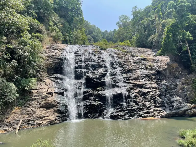 Coorg to Kakkabe Cab