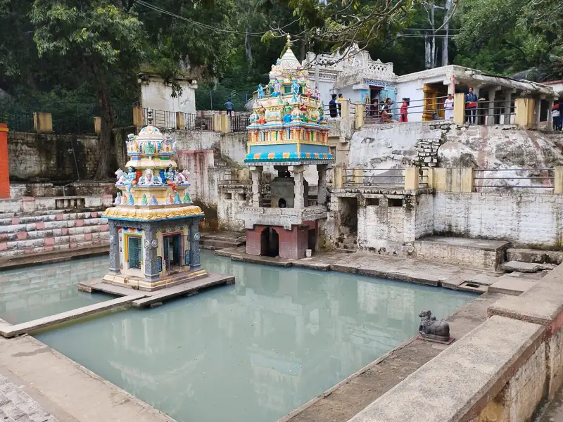 Hubli to Kolar Cab