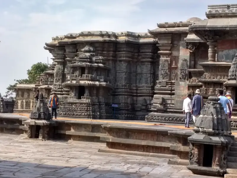Mangalore to Belur Cab