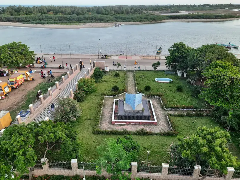 Vijayapura to Karaikal Cab