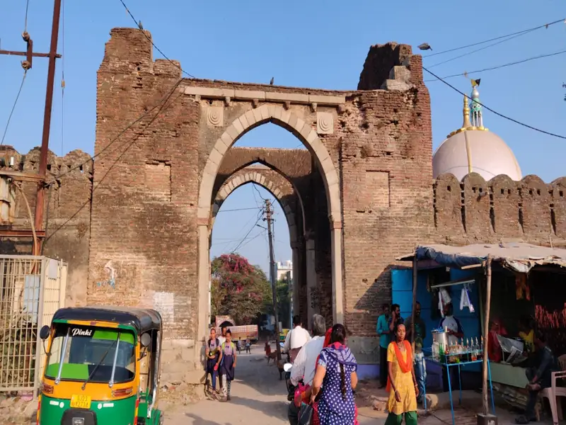 Bhavnagar to Balasinor Cab