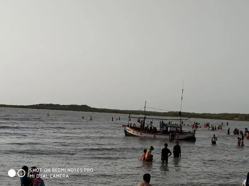 Bhuj to Balachadi Cab