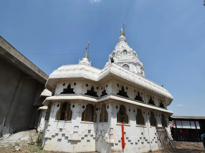 Bhuj to Shirdi Cab