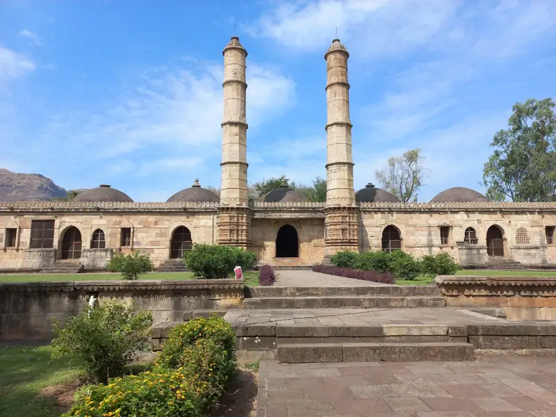 Gandhinagar to Pavagadh Cab