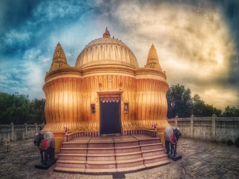 Gandhinagar to Vadgam Cab