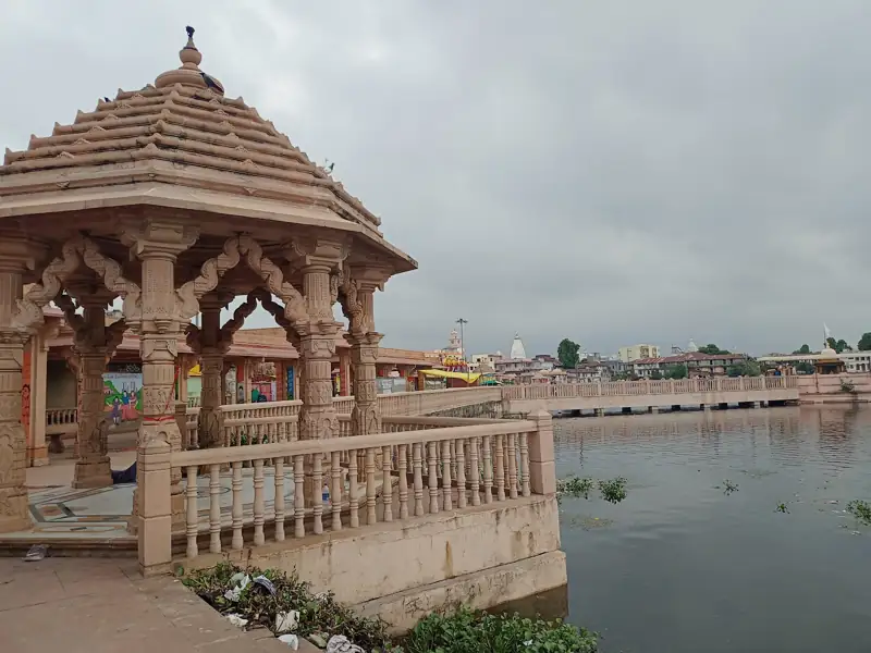 Jamnagar to Umreth Cab