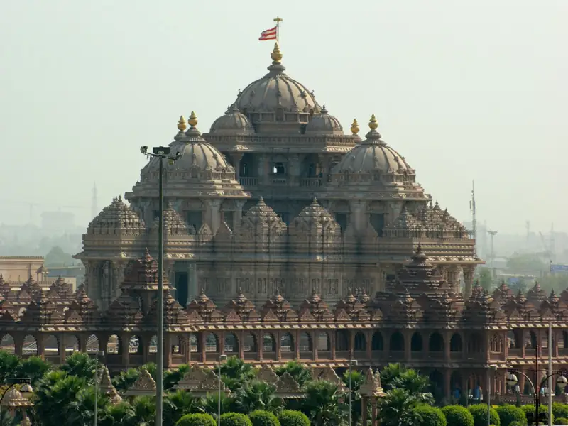 Junagadh to Akshardham Temple Cab