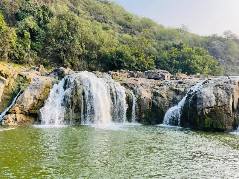 Junagadh to Dhari Cab