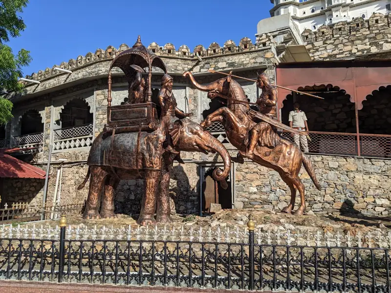 Junagadh to Haldighati Rajahstan Cab