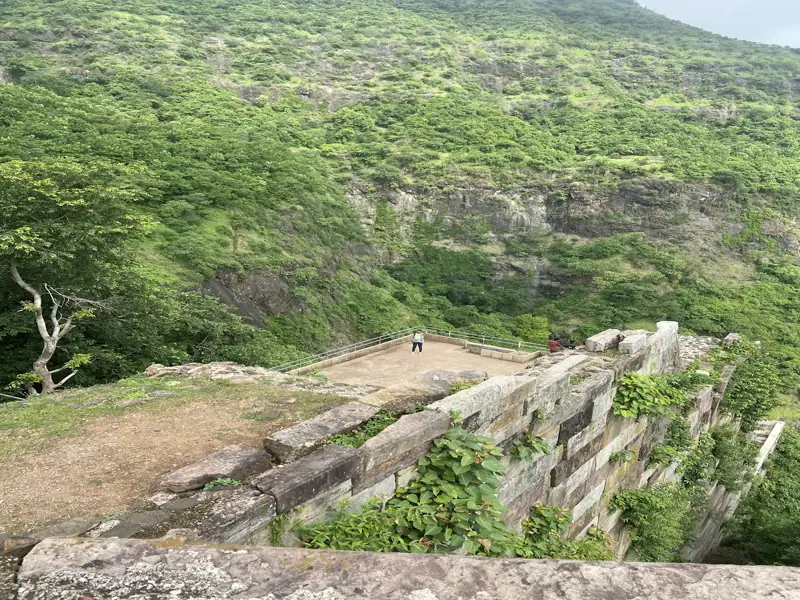 Junagadh to Halol Cab