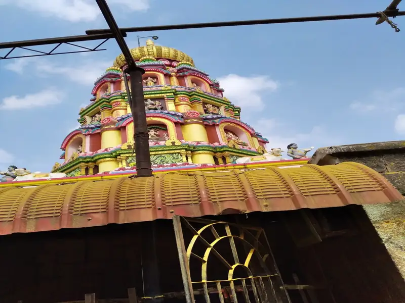 Junagadh to Jejuri Cab