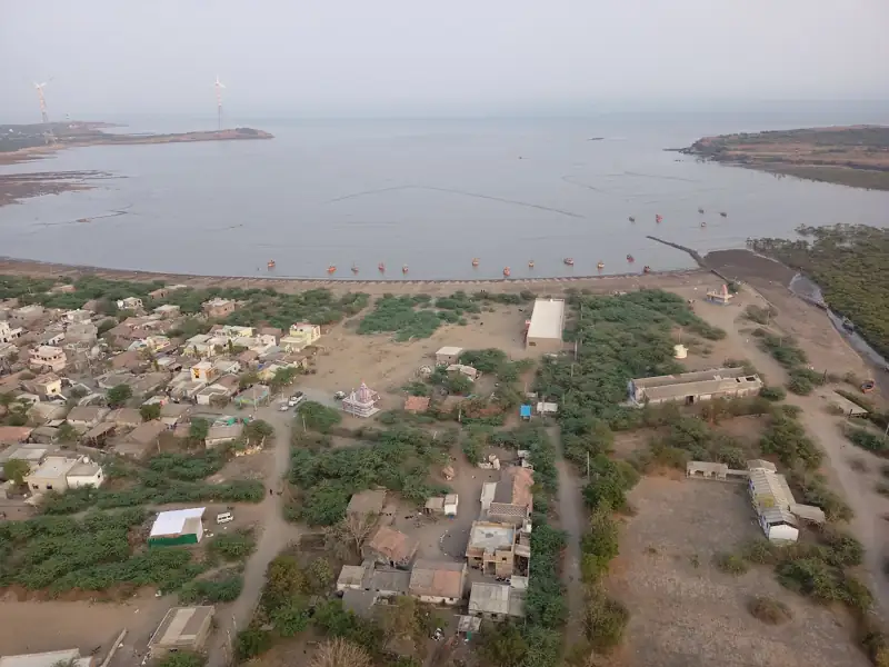 Navsari to Mahuva Cab