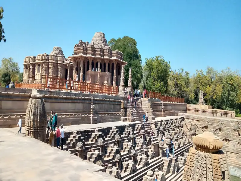 Navsari to Modhera Cab