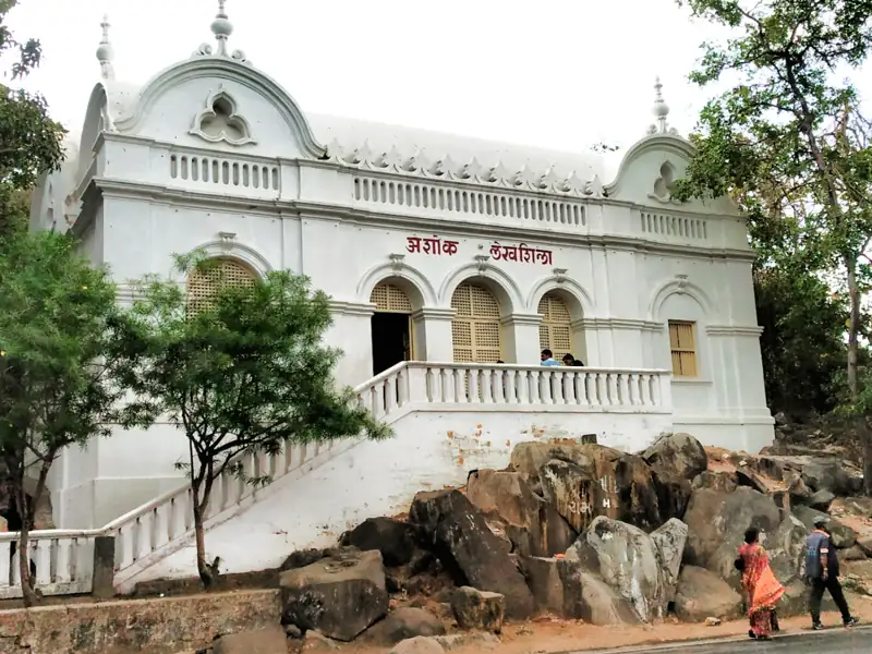 Rajkot to Chalala Cab