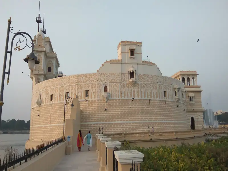 Surat to Dhrol Innova Crysta AC Cab Booking | DDCab
