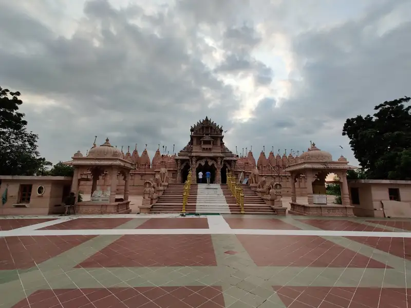 Surat to Shankeshwar Parshwanath Jain Mandir Cab