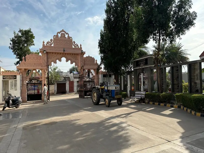 Vadodara to Bhachau Cab