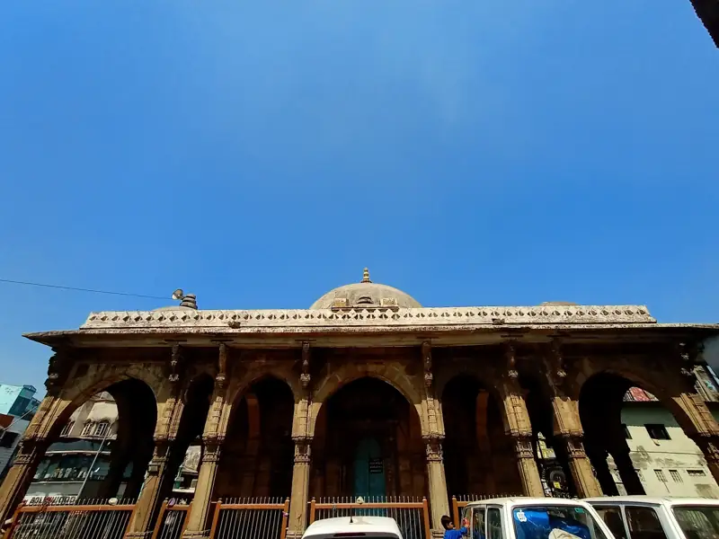 Vadodara to Falsawadi Cab