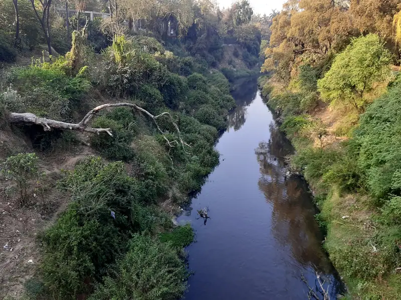 Vadodara to Itola Cab