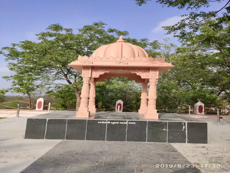 Vadodara to Keshod Cab