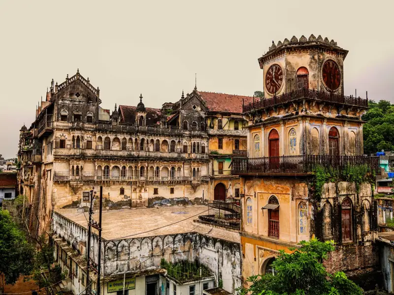 Vadodara to Lunawada Cab