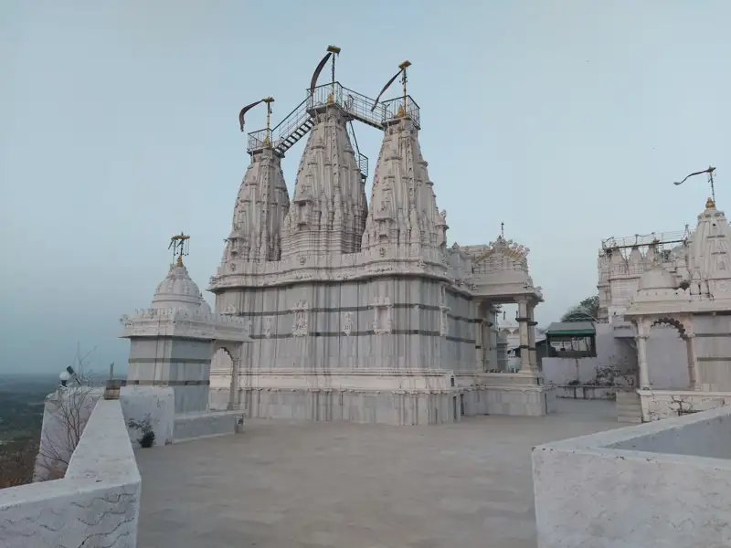 Vadodara to Talaja Cab