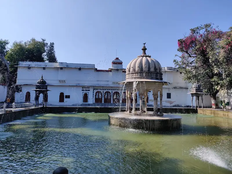 Vadodara to Udaipur Cab