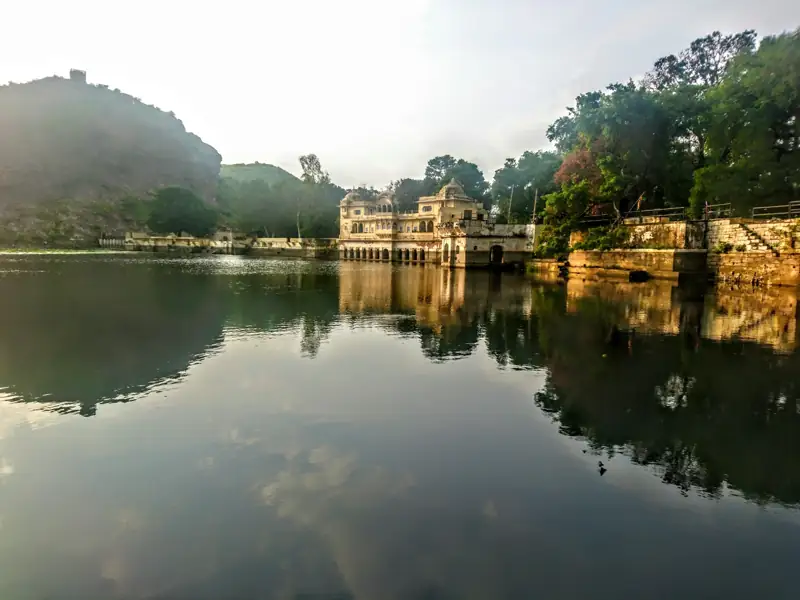 Jodhpur to Lakheri Cab