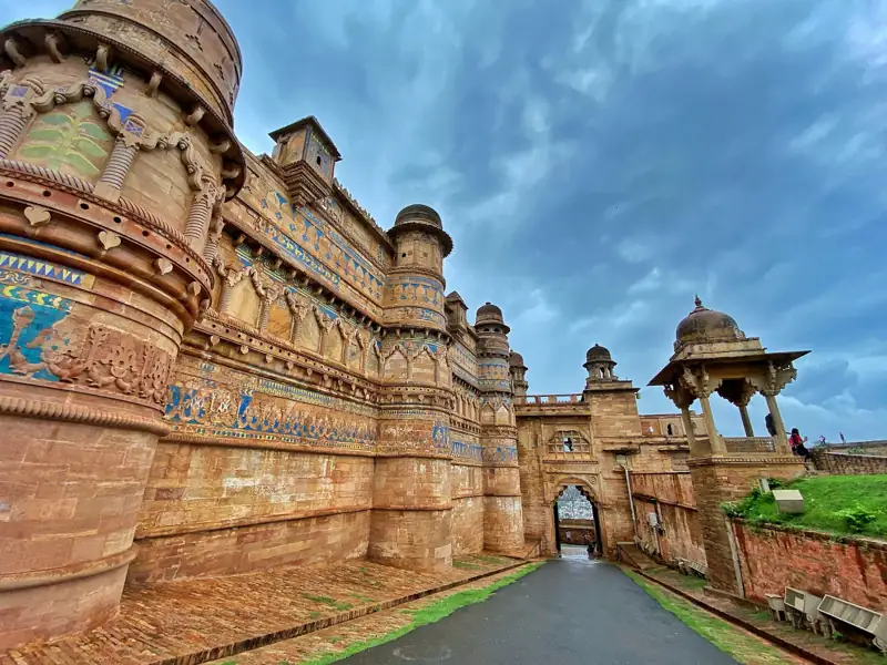 Udaipur to Gwalior Cab