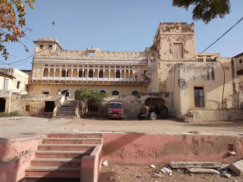 Udaipur to Makrana Cab