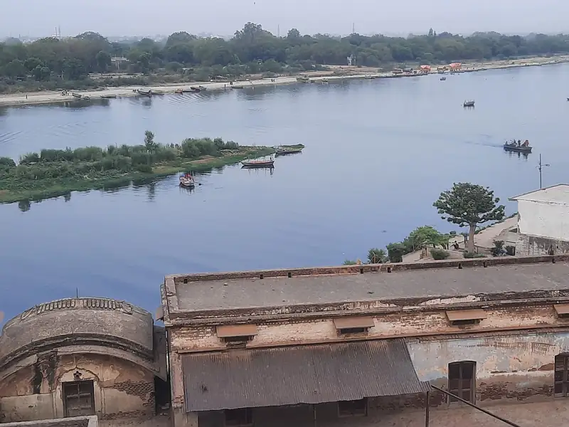 Udaipur to Mathura Cab