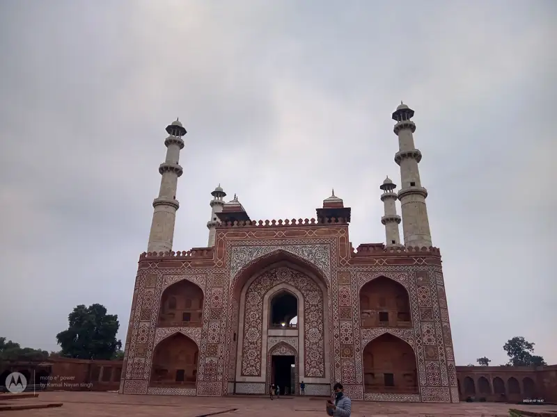 Udaipur to Sikandra Cab