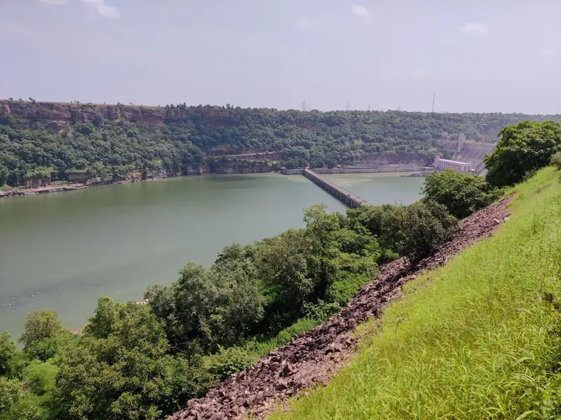 Bhopal to Gandhi Sagar Dam Cab