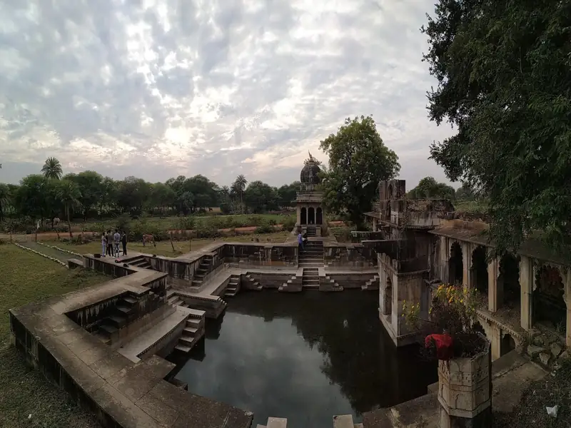 Bhopal to Manasa Cab