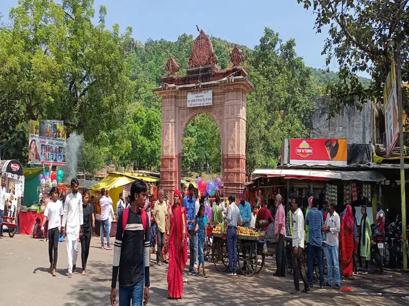 Bhopal to Salkanpur Cab