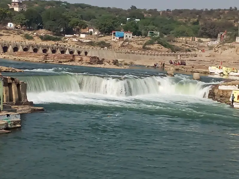 Dewas to Seondha Cab
