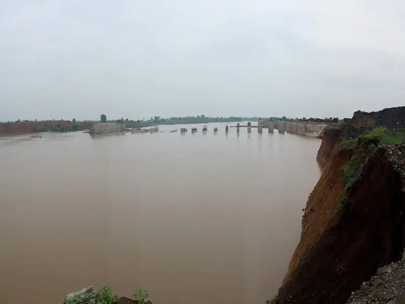 Indore to Aron Cab